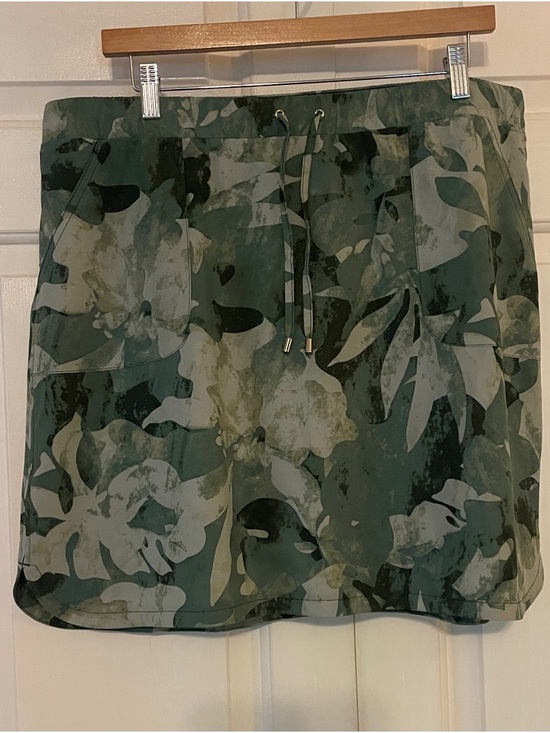 Chico's Dresses & Skirts - Chico's Zenergy Skort US 14 - Botanical print Floral Camo Print
